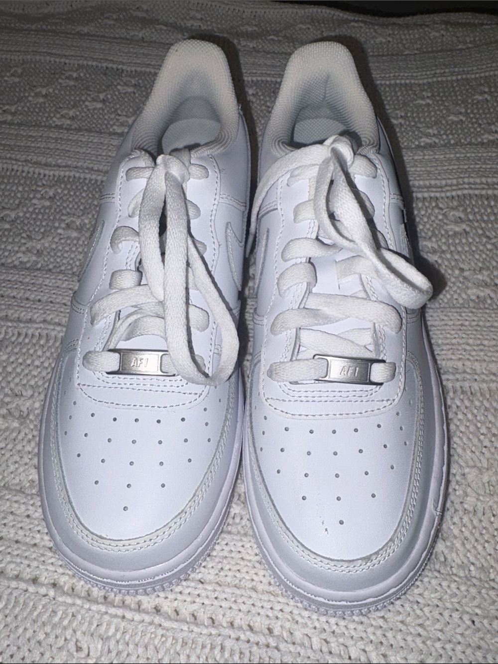 Nike Air sneakers white Low-Top Leather Womens size 8 - 8.5. NWOT.